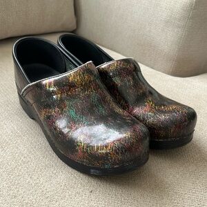 Dansko Professional Clogs Size 39 EU 8 US Black Colorful Comfort Work